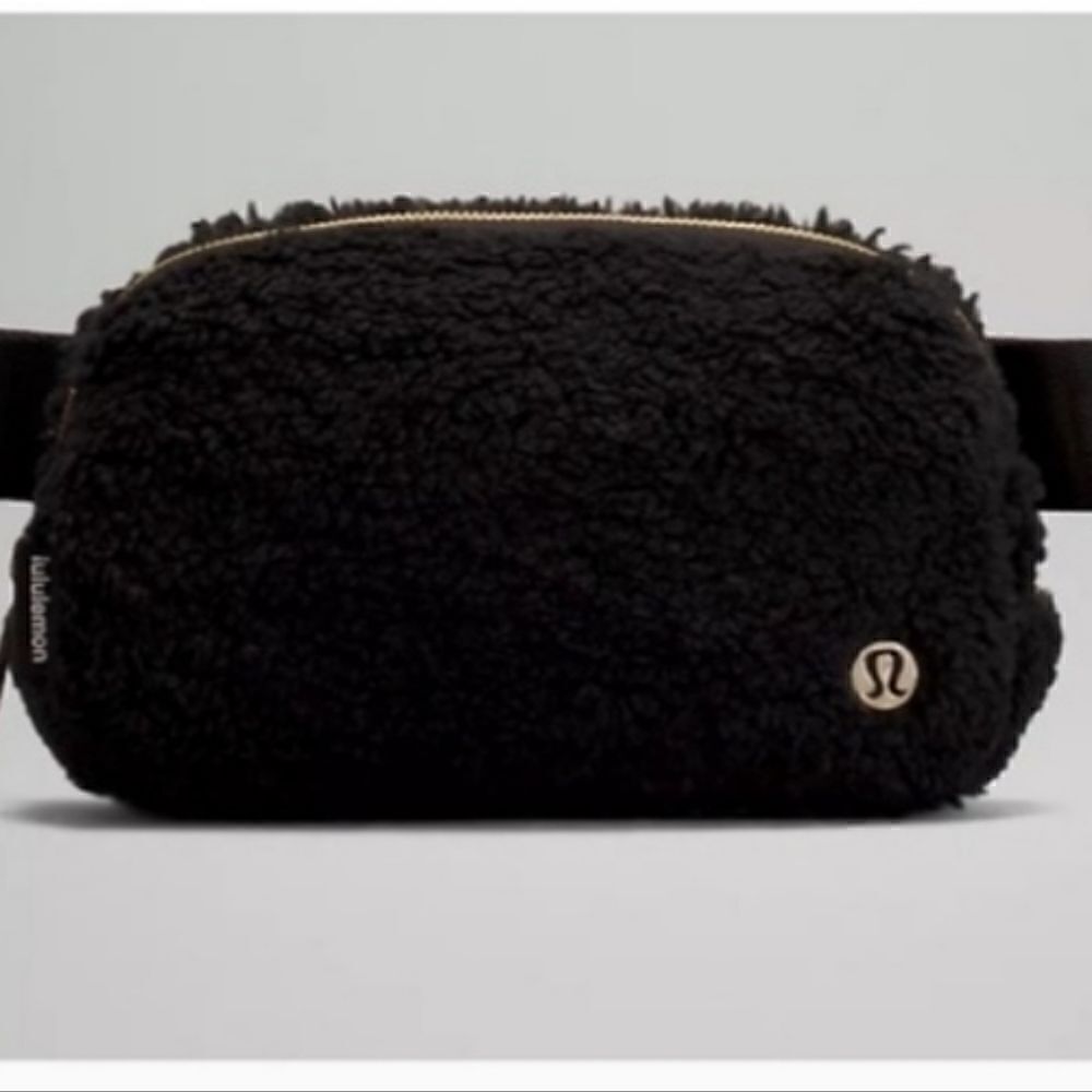 LULULEMON Everywhere "Fleece" Belt Bag